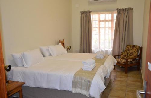 Komatipoort Apartamento | Stoep At Steenbok Self Catering