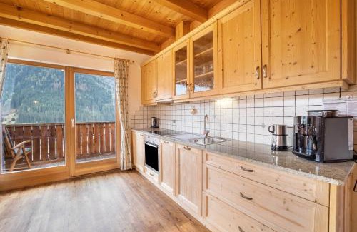 Monguelfo Apartamento | Stoffnerhof Apt Alpenrose