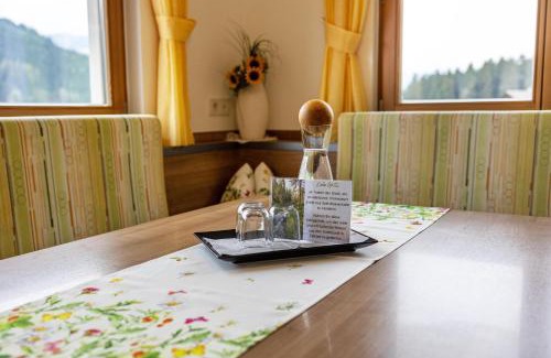 Monguelfo Apartamento | Stoffnerhof Apt Sonnenblume
