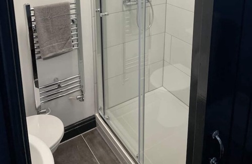 Stoke-on-Trent Apartamento | Stoke studio · Lovely 1 Bedroom Serviced Apartment