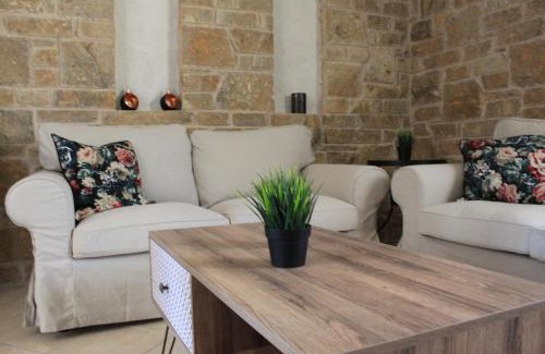 Ampelokipoi-Menemeni Apartamento | Stone Apartment