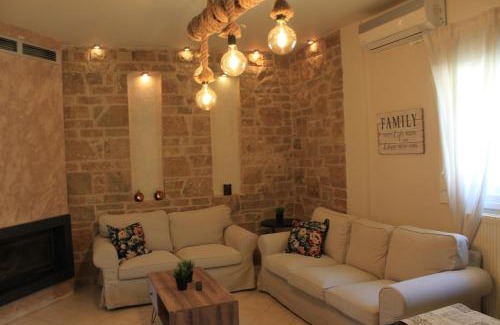 Ampelokipoi-Menemeni Apartamento | Stone Apartment