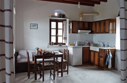 Moutsouna Casa | Stone-built houses Azalas, very quiet, directly by the beach, with fireplace