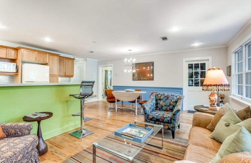 The Peninsula Cabaña | Stone Cottage Guest House at White Rock Lake
