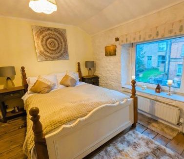 Chipping Norton Casa | Stone cottage, own parking & EV charger -Buttercup