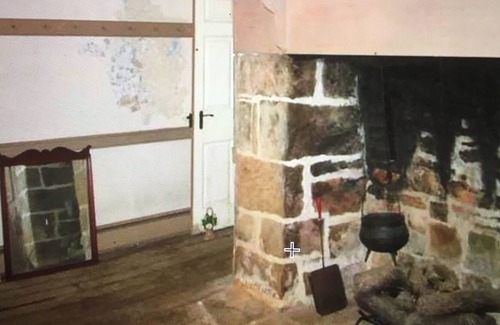 Plum Otro | Alrededor de 1805 Stone Farmhouse