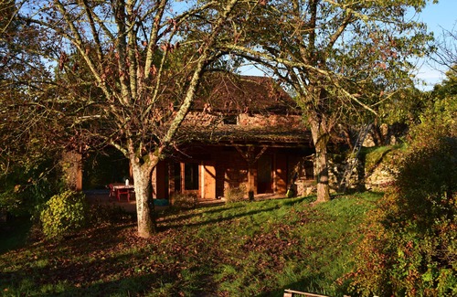 Florimont-Gaumier Casa | Casa de piedra con piscina privada