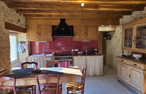 Meyrals Casa | Stone house, 3bed, 6pers, fenced garden and swimming pool in the heart of Périgord Noir