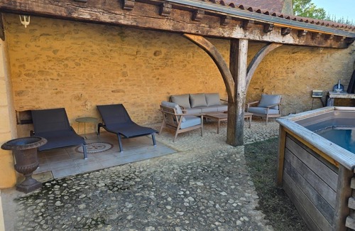 Meyrals Casa | Stone house, 3bed, 6pers, fenced garden and swimming pool in the heart of Périgord Noir