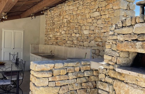 Viens Villa | Casa de piedra totalmente reformada y decorada por un arquitecto