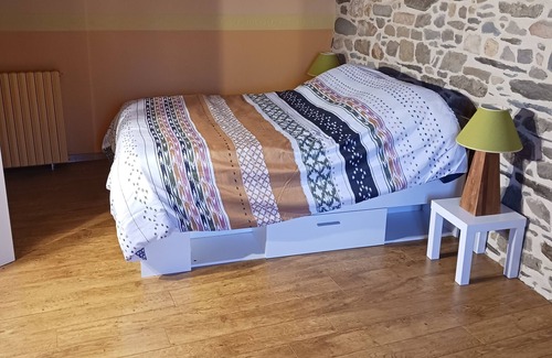 Le Faou Casa | Stone house in Le Faou, within walking distance of town center and amenities.