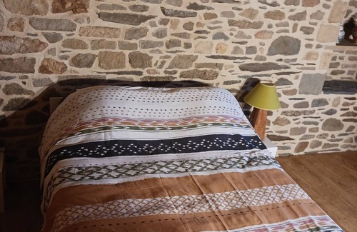 Le Faou Casa | Stone house in Le Faou, within walking distance of town center and amenities.