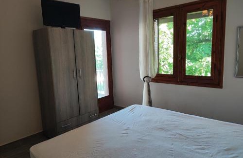 Nea Potidaia Apartamento | Stone house with seaview