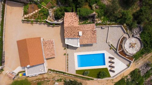 Vrh Villa | Stone Mill House