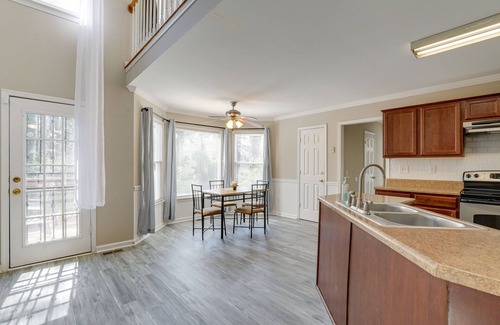 Stone Mountain Casa | Stone Mountain Vacation Rental with Deck!