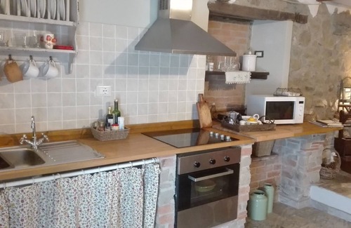 Boveglio Apartamento | Piedra Rustico con jardín en el antiguo pueblo, Toscana Exclusiva bañera de hidromasaje
