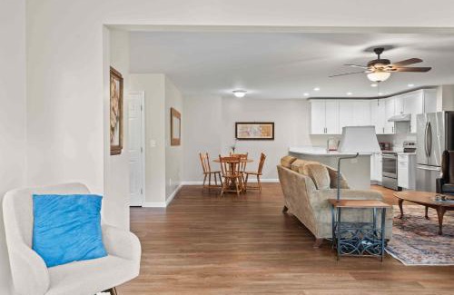 Highlands Hills Casa | Stone's Throw by Mirror Lake
