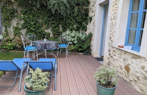 Droue-sur-Drouette Cabaña | Stone studio in the grounds of "La Closerie" guest house