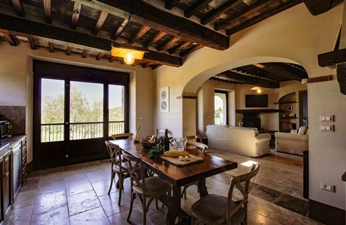 Castiglion Fiorentino Villa | Stone villa accessible by wheelchair, situated in a hilly position 2 km from the village of Castigli