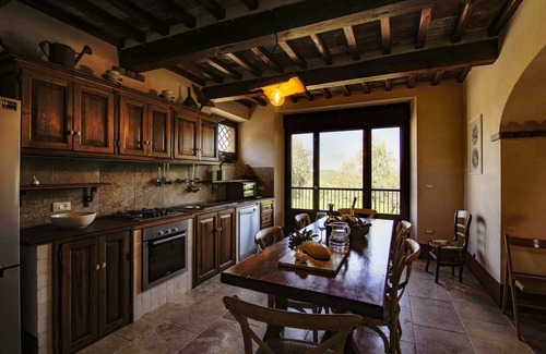 Castiglion Fiorentino Villa | Stone villa accessible by wheelchair, situated in a hilly position 2 km from the village of Castigli