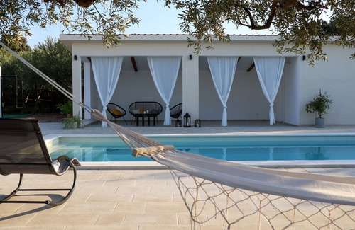 Supetar Villa | Stone Villa Olea-Three Bedroom Villa with Pool