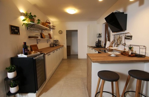 Splitska Villa | Stone Villa Olea-Three Bedroom Villa with Pool