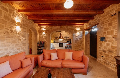 Atsipópoulon Villa | Stone Villa de lujo: piscina y vistas al mar y el cuidado de Alemán y Especiales de Primavera!