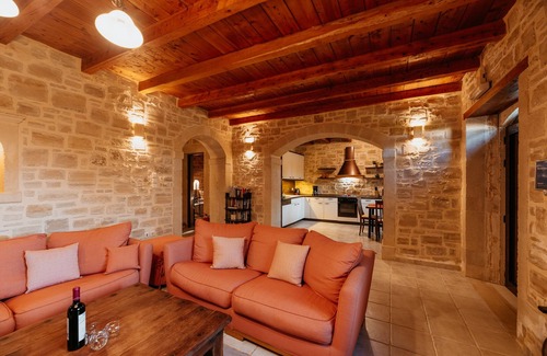 Atsipópoulon Villa | Stone Villa de lujo: piscina y vistas al mar y el cuidado de Alemán y Especiales de Primavera!