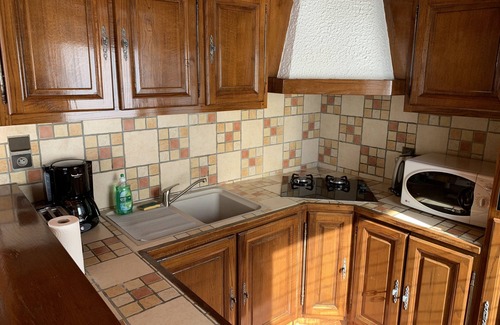 Esterre Chalet De Esquí | Piedras, madera, pizarras, chimenea, vista sur completamente inexpugnable, 4 a 6 viajeros.