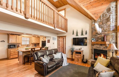 Branson West Cabina | Stonebridge Lodge - 4 habitaciones con parrillas privadas! Justo al lado de Silver Dollar City, Private Lake