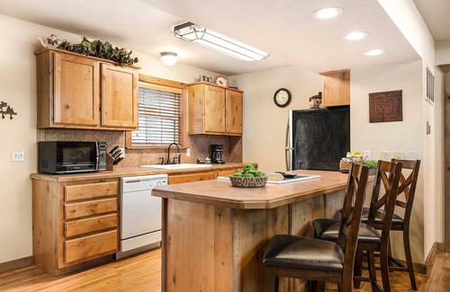 Branson West Cabina | Stonebridge Lodge - 4 habitaciones con parrillas privadas! Justo al lado de Silver Dollar City, Private Lake