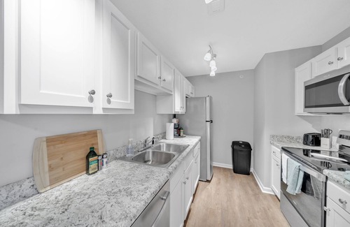 New Albany Apartamento | Stonecrest 623, 2Bd Apt I Free Parking I Pool