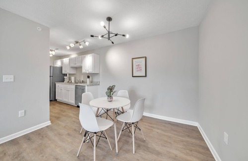 New Albany Apartamento | Stonecrest 712, 2Bd Apt I Free Parking I Pool