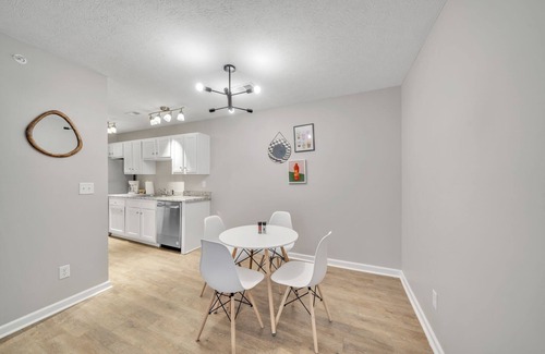 New Albany Apartamento | Stonecrest 713, 2Bd Apt I Free Parking I Pool