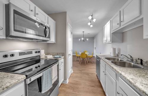 New Albany Apartamento | Stonecrest 716, 2Bd Apt I Free Parking I Pool