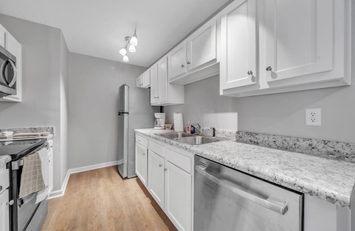 New Albany Apartamento | Stonecrest 717, 2Bd Apt I Free Parking I Pool