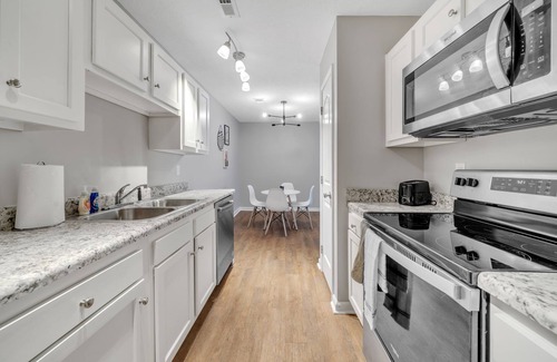 New Albany Apartamento | Stonecrest 717, 2Bd Apt I Free Parking I Pool