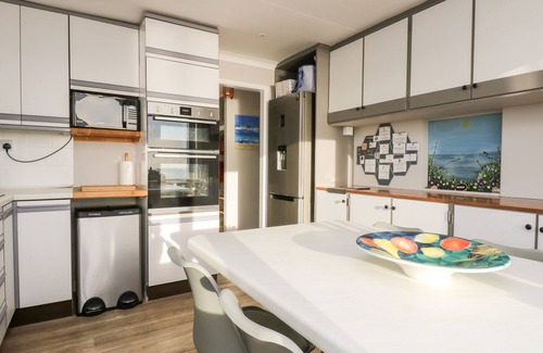 Praa Sands Cabaña | STONECROFT, pet friendly, character holiday cottage in Praa Sands