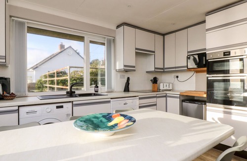 Praa Sands Cabaña | STONECROFT, pet friendly, character holiday cottage in Praa Sands