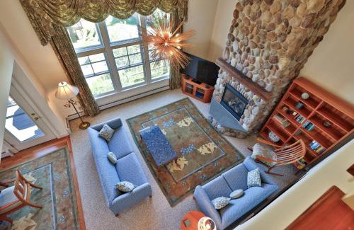Central Vermont- Killington Casa | Stonefire Chalet at Topridge - 4BR Luxury Ski-In Ski-Out Retreat, Sleeps 8, Hot Tub