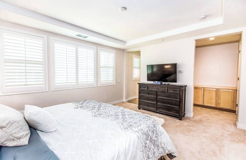 Stonegate Casa | Stonegate Mansion on Dunmore #10464