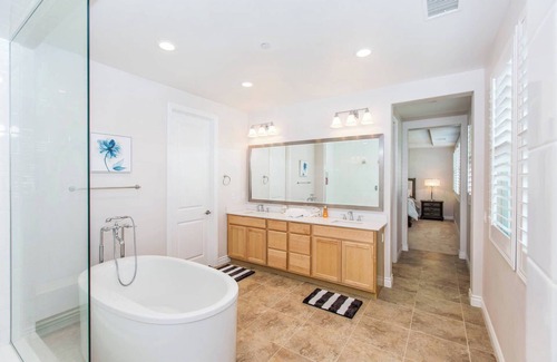 Stonegate Casa | Stonegate Mansion on Dunmore #10464
