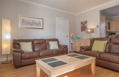 Stonehaven Apartamento | Stonehaven Home with a spectacular harbor view.