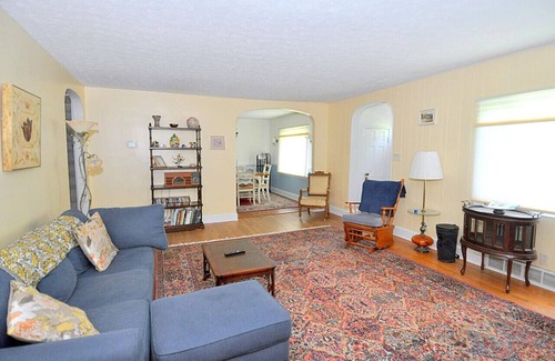 Berkeley Springs Casa | Un retiro de vacaciones encantador!