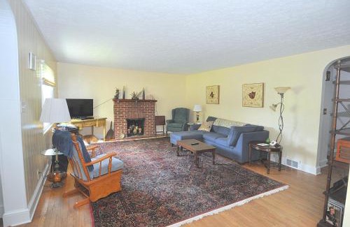Berkeley Springs Chalet De Esquí | Stonehedge - 3 BR Cottage