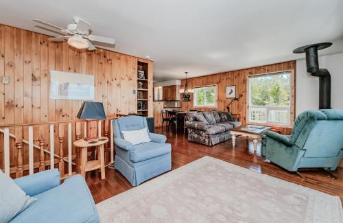 Northern Bruce Peninsula Casa | Stonehenge Tobermory - Rustic Retreat
