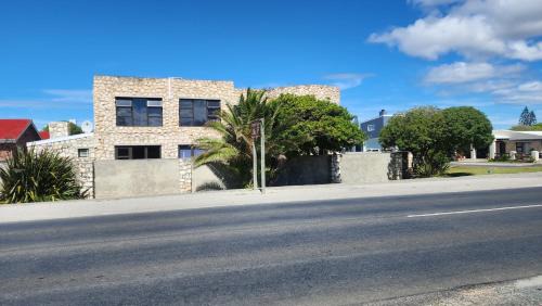 Struisbaai Casa | Stonehouse on Main