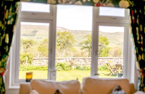 Hawes Casa | Stoneleigh - Hawes