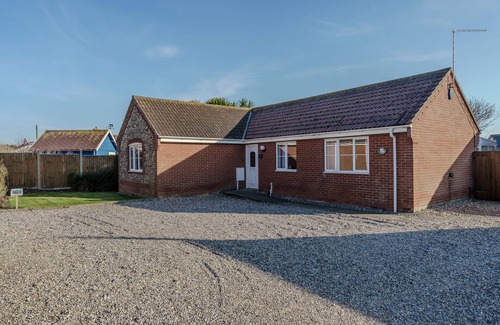 Bacton Apartamento | Stones Throw by East Ruston Cottages