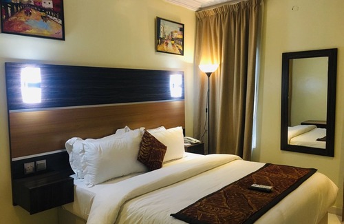 Ikeja Hotel | Stoneside Hotel and Apartments